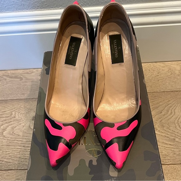 Valentino Rockstud RARE Camo Pink Pumps - Picture 8 of 12